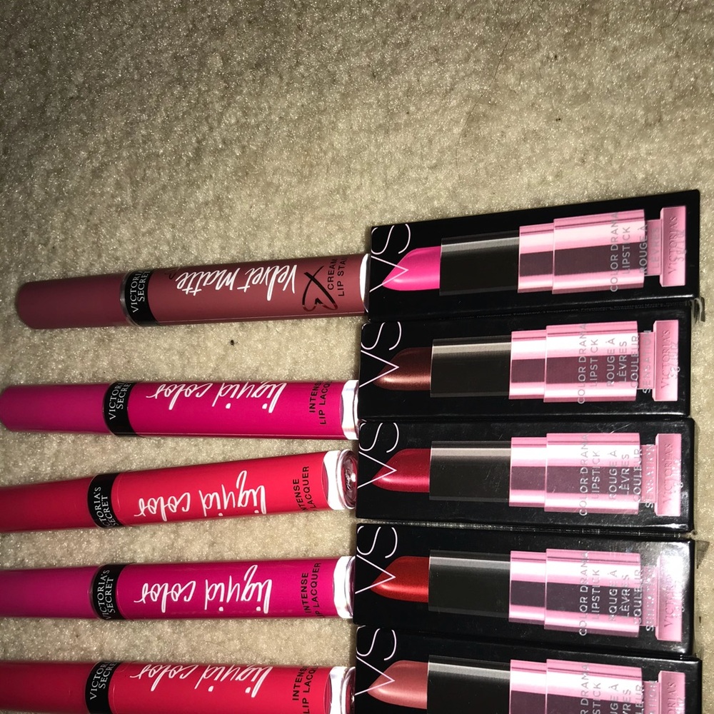 10 Victoria Secret lipsticks